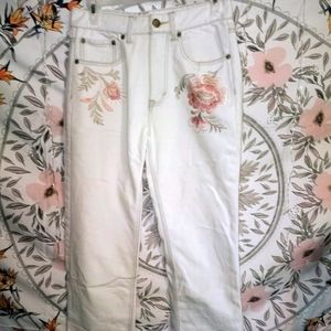Boyfriend Embroidered White Jeans